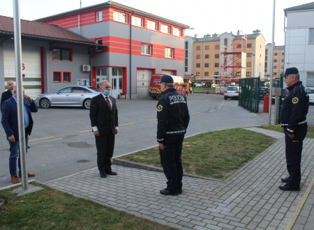 Minister Aleš Hojs je obiskal policiste Policijske postaje Ilirska Bistrica.