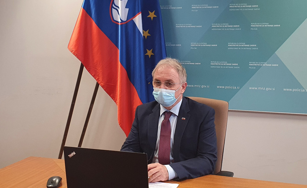 Minister Aleš Hojs na virtualnem zasedanju Internetnega foruma EU