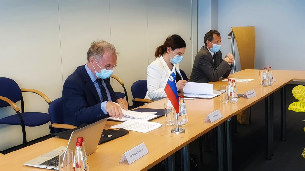 Slovenian minister Aleš Hojs sitting at the table