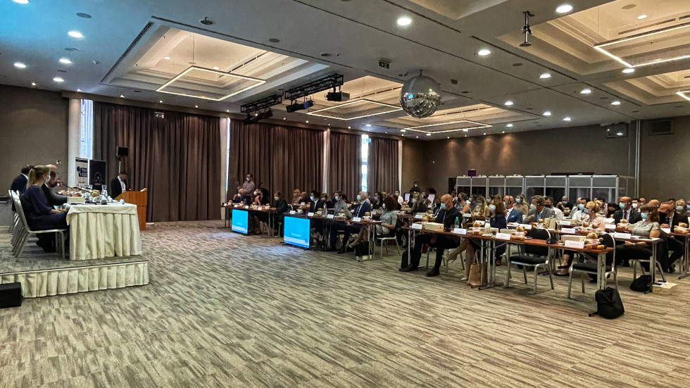 Participants in their seats in the congress hall of the Lev Hotel