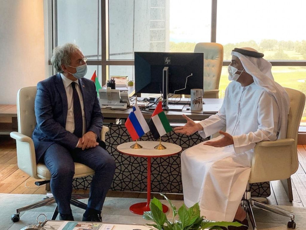 Delovno srečanje ministra Aleša Hojsa s podpredsednikom vlade in ministrom za notranje zadeve Združenih arabskih emiratov šejkom Saifom bin Zayed Al Nahyanom