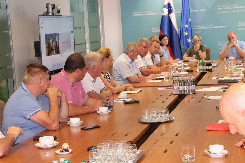 Župani obmejnih občin v pogovoru z vodstvom ministrstva