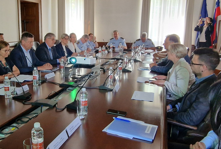 V Sežani o rešitvah za boljšo pretočnost prometa na Fernetičih