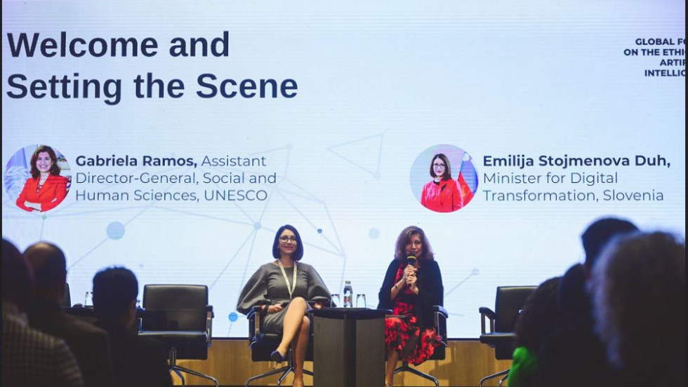 Ministrica Emilija Stojmenova Duh in pomočnica generalne direktorice UNESCO Gabriela Ramos