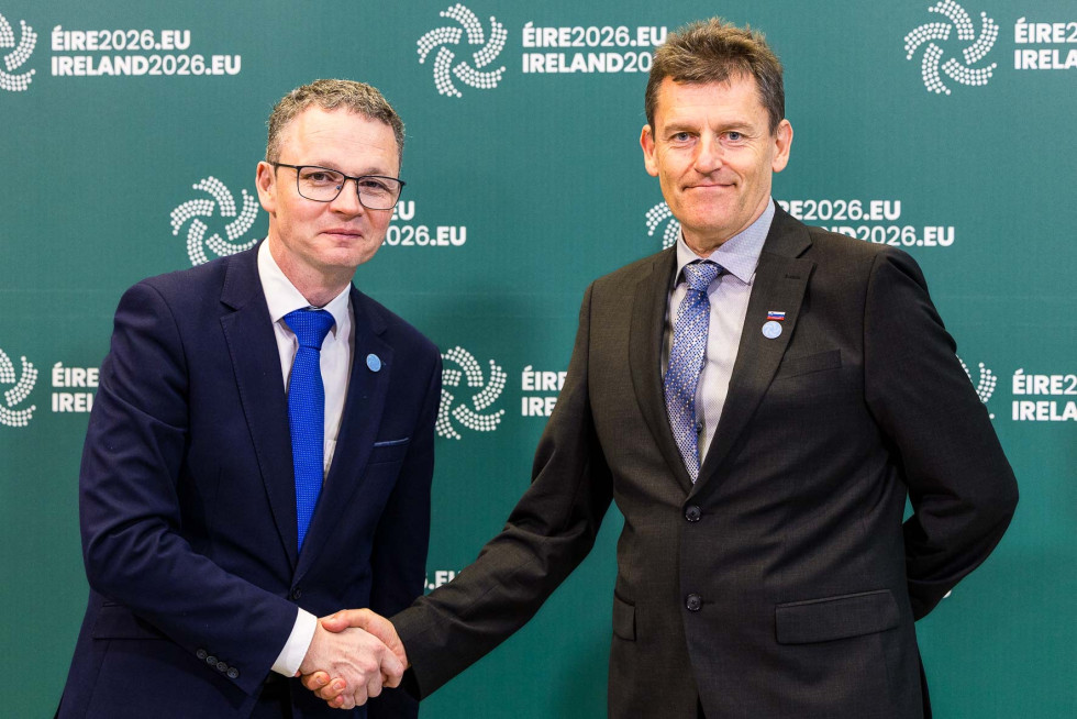 Na fotografiji sta državni sekretar Danis Zobarič in Patrick O'Donovan, irski minister za kulturo, komunikacije in šport