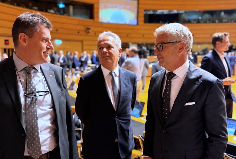 Državni sekretar Zobarič v Luksemburgu opozoril na dosledno registracijo migrantov v Eurodac