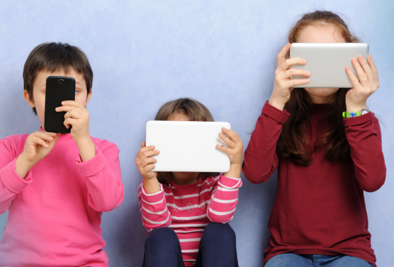 Medresorska skupina o varnosti otrok v digitalnem okolju in nadaljnjih ukrepih za njihovo zaščito
