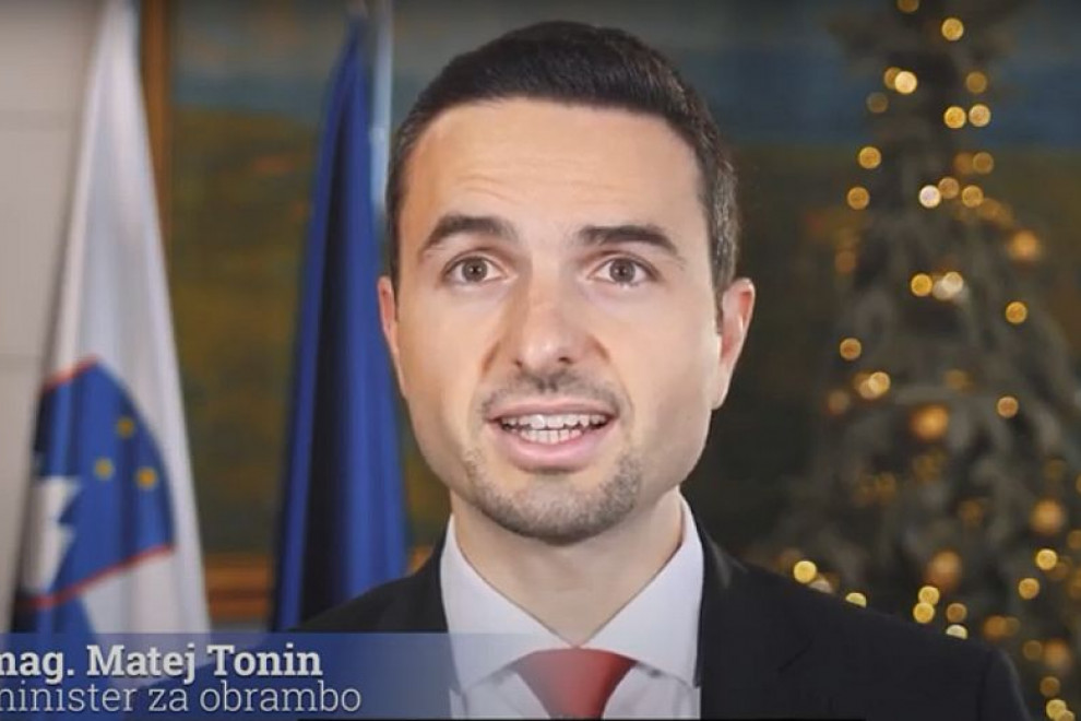 Minister mag. Matej Tonin v video poslanici ob božičnih in novoletnih praznikih