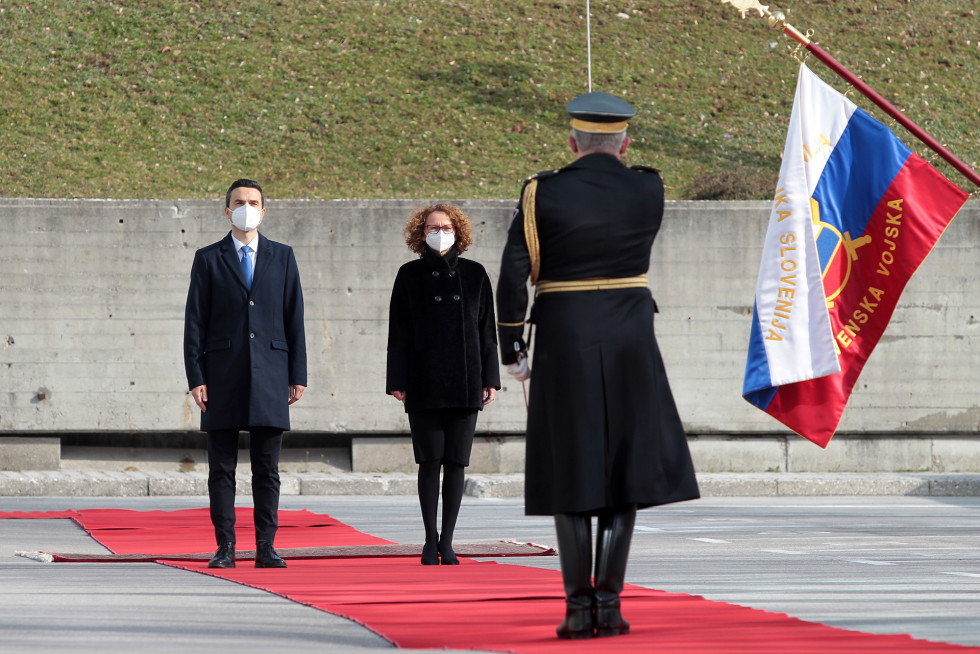 Sprejem ministrice Šekerinske z vojaškimi častmi