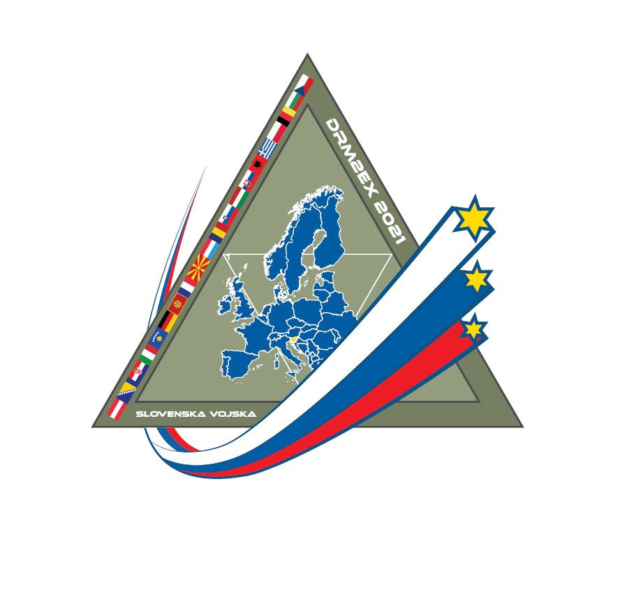 Trikotnik s stranico iz zastav udeleženk vaje. V sredini je karta Evrope, vse skupaj pa obdaja trak v barvah slovenske zastave z zvezdami na koncu