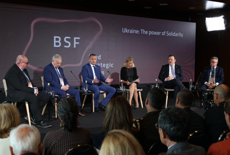 Državni sekretar dr. Črnčec na Blejskem strateškem forumu: »Slovenija razume vojaško solidarnost«