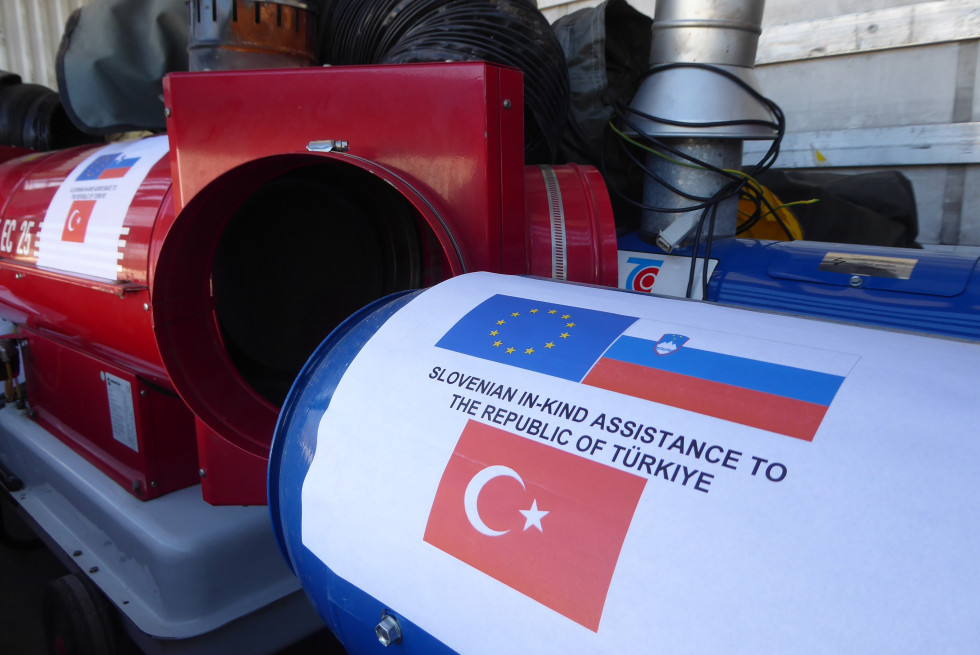 Odprema konvoja pomoči Turčiji za prizadete v potresu