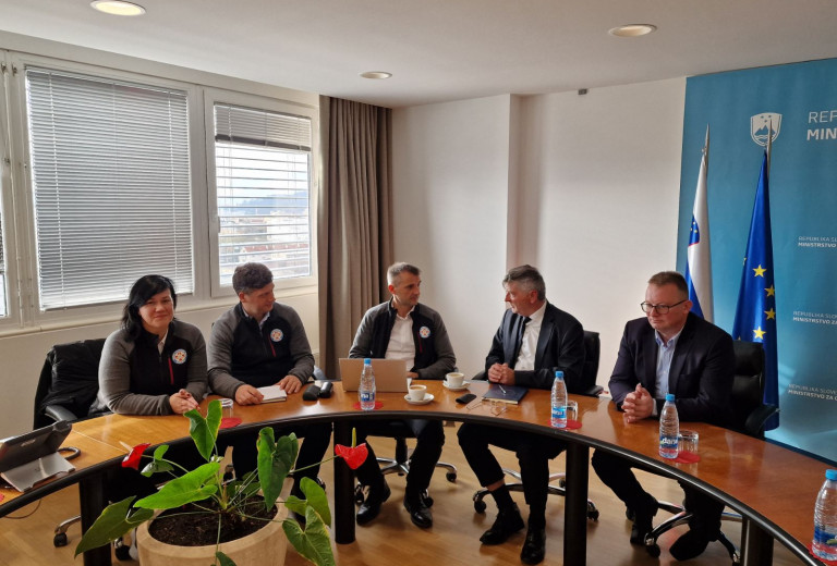 Državni sekretar Rudi Medved sprejel predstavnike Gorske reševalne zveze Slovenije