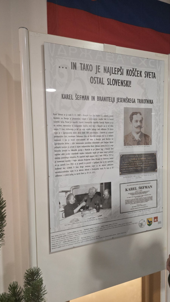 Razstavni pano s časopisnimi članki iz takratnega obdobja