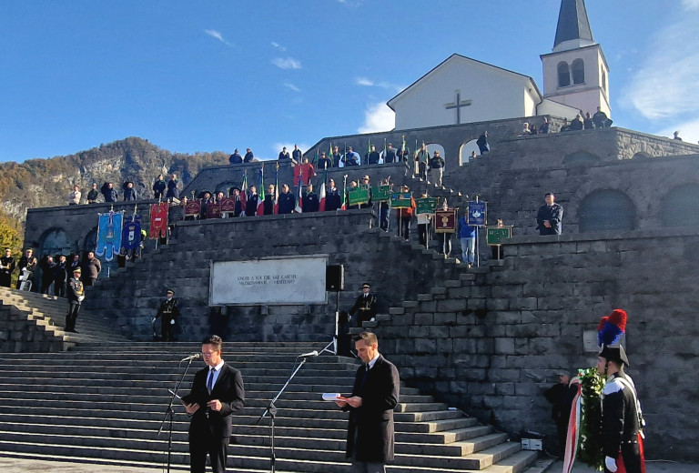 Pri italijanski kostnici nad Kobaridom poklon padlim v vojnah in enotnost v prizadevanju za mir