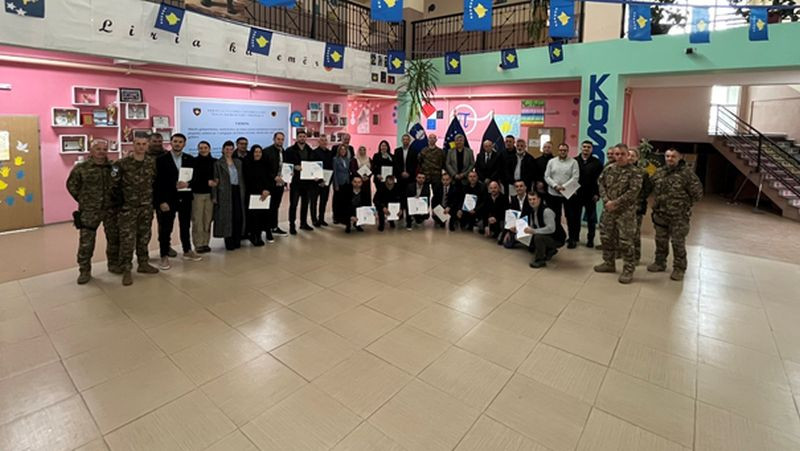 Skupinska fotografija udeležencev zaključne slovesnosti