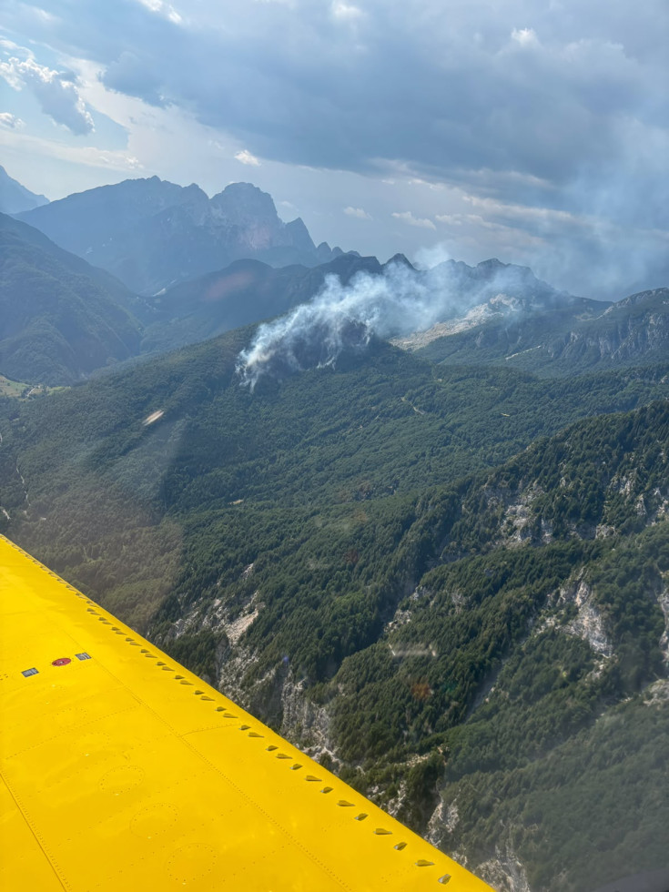 Pogled iz letala Air Tractor na požarišče