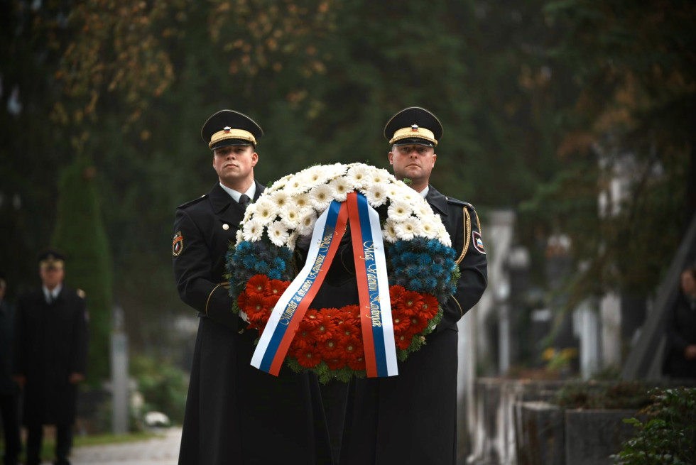 Gardista z vencem v barvah slovenske zastave v Žalah