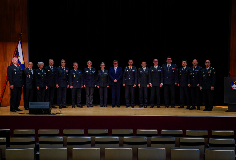Slovenska vojska z vojaškim izobraževanjem krepi znanje za strateško vodenje in izzive prihodnosti
