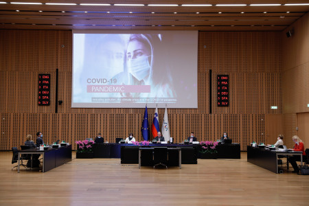 Fotografija dvorane zasedanja