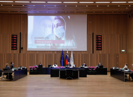 Fotografija dvorane zasedanja