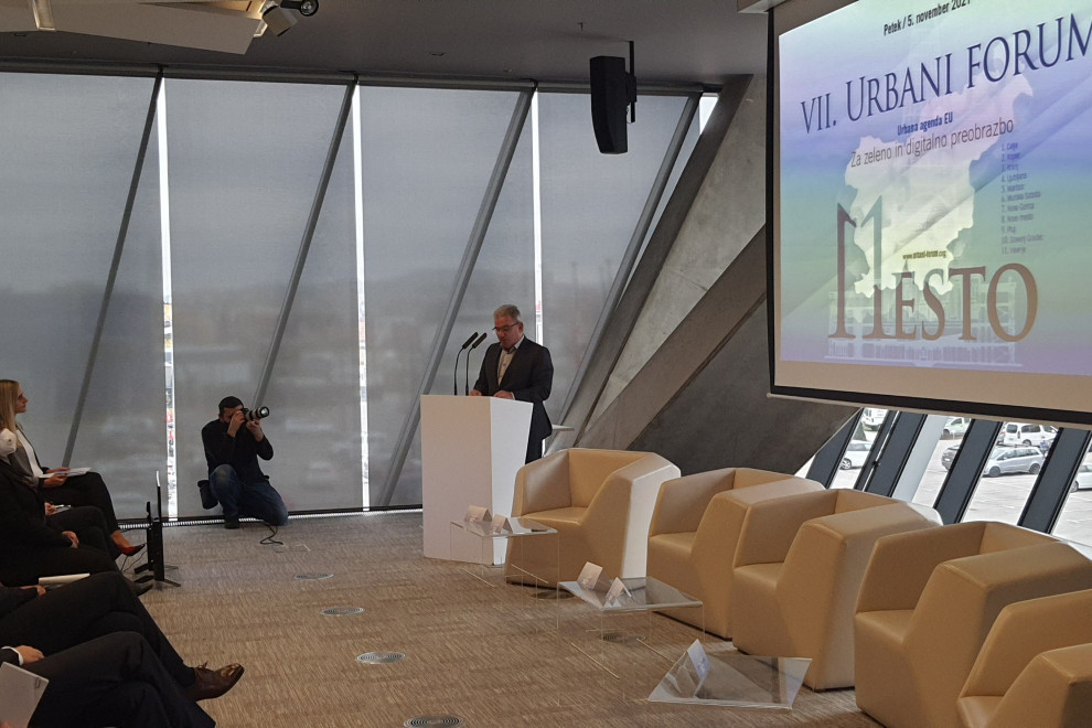 Minister mag. Andrej Vizjak kot govornik na VII. Urbanem forumua