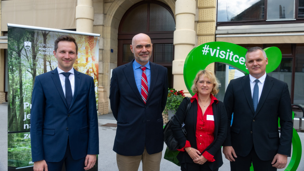 Minister Bojan Kumer, veleposlanik kraljevine Nizozemske Johan Verboom, župan Mestne občine Celje Matija Kovač in dr. Marjeta Recek z Ministrstva za zdravje