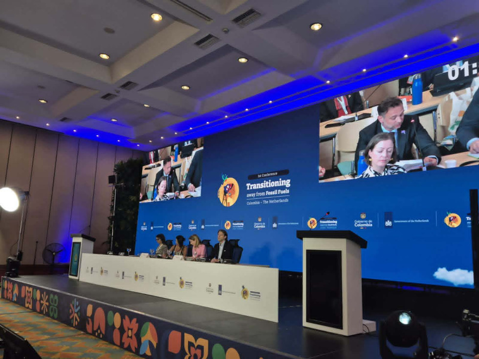 Uroš Vajgl med svojim nastopom na velikem platnu