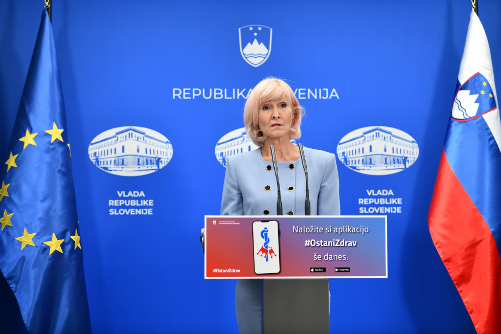 Ministrica Lilijana Kozlovič na izjavi za javnost po seji vlade govori o spremembah in dopolnitvah Zakona o kazenskem postopku