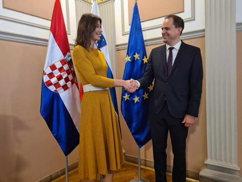 rokovanje ministrice Švarc Pipan in hrvaškega ministra Malenice