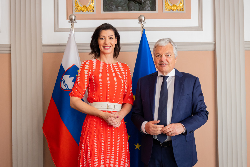 Ministrica dr. Dominika Švarc Pipan in evropski komisar za pravosodje Didier Reynders