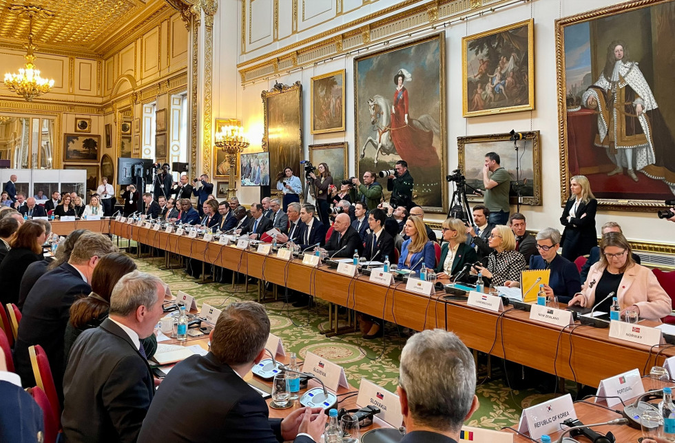Ministrsko omizje na konferenci
