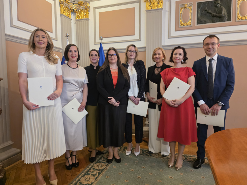 Skupinska fotografija udeležencev današnje zaprisege