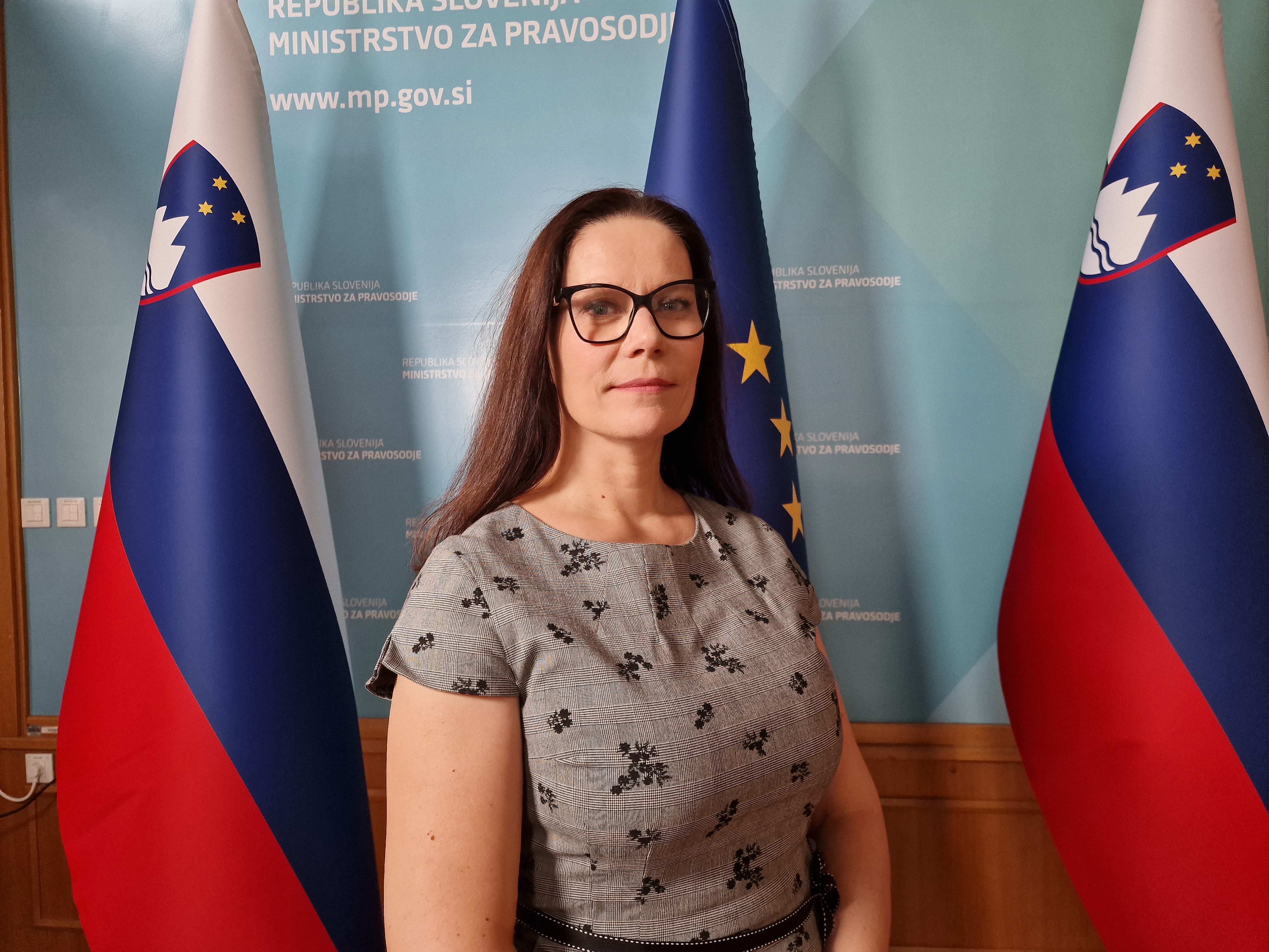 dr. Maja Čarni Pretnar