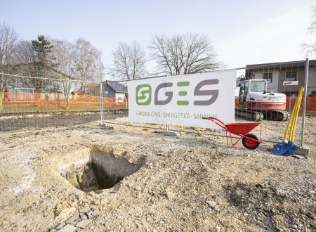 Jama, lopate in samokolnica