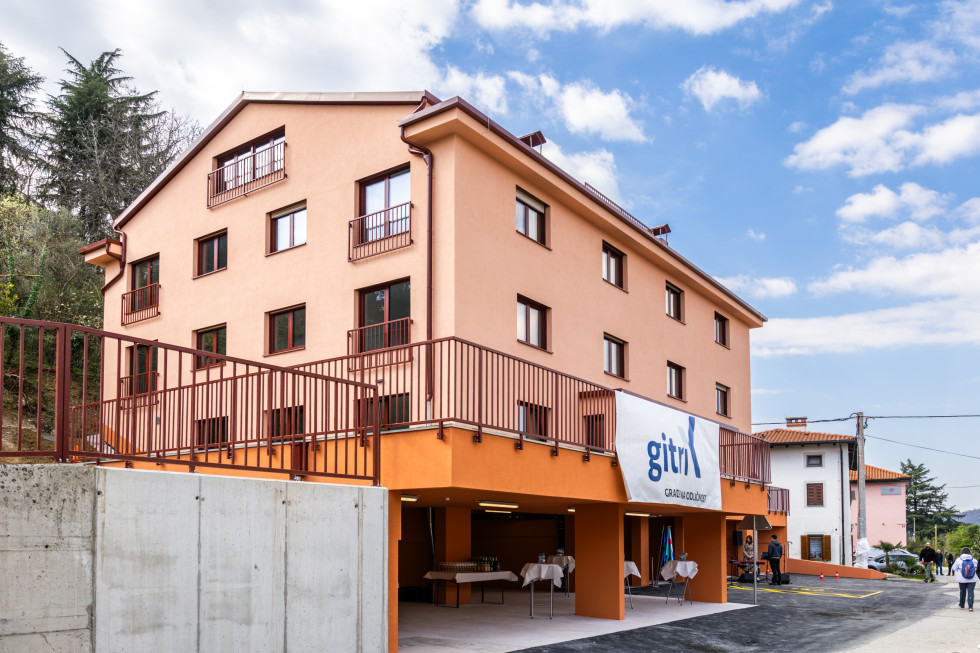 Večstanovanjska stavba z 11 novimi stanovanji