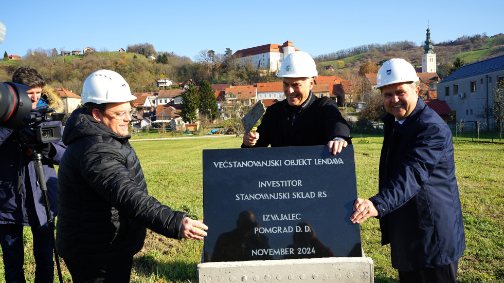 Polaganje temeljnega kamna