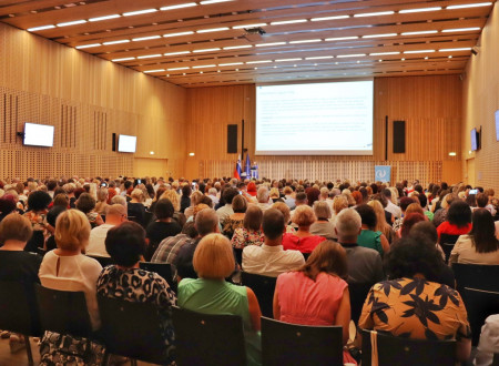 Prisotni v dvorani na 9. konferenci ravnateljev in ravnateljic