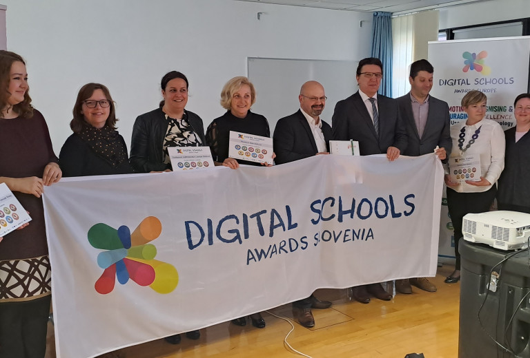 Sedem šol prejelo status evropske »digitalne šole« za odličnost pri digitalnem poučevanju in učenju