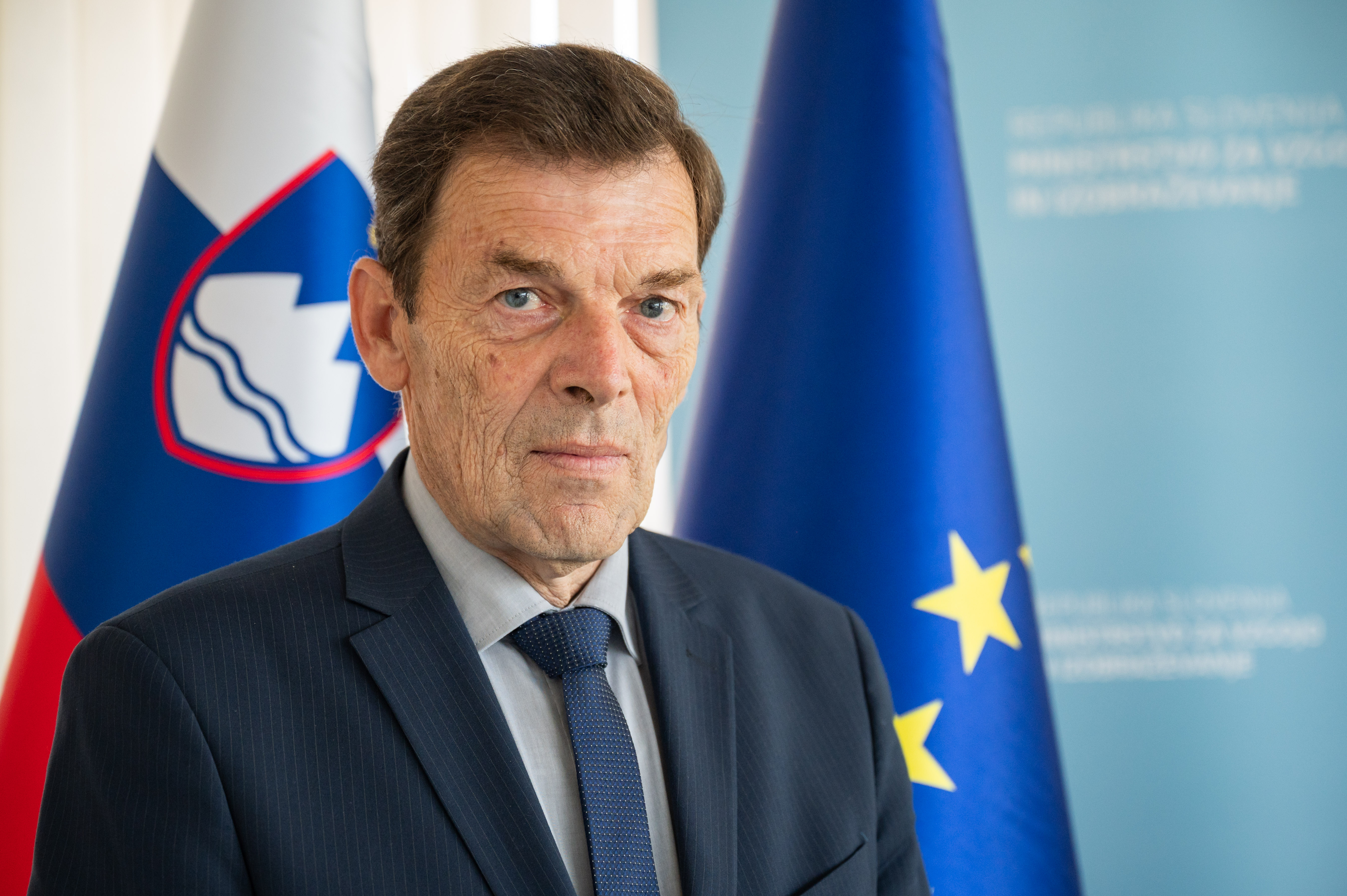 Dr Vinko Logaj