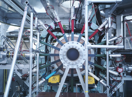 Fotografija pospeševalnika delcev v CERN-u.