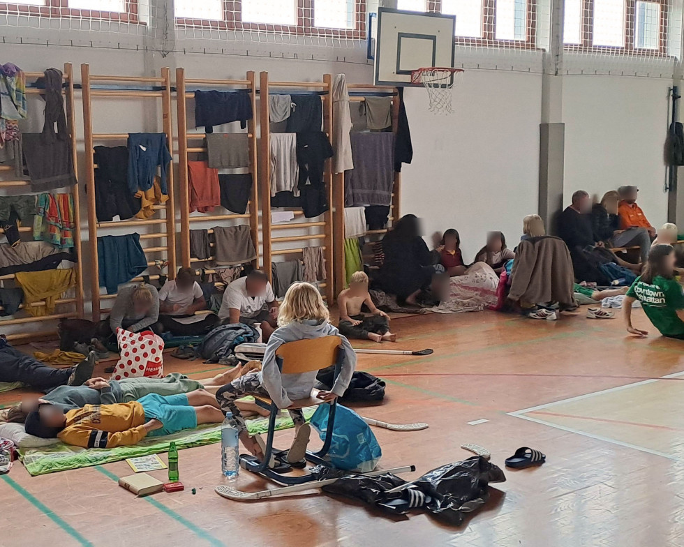 Evakuiranci v prostorih Osnovne šole Rečica pri Savinji. 