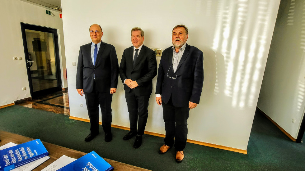 Direktor ZIS Pomurje doc. dr. Milan Svetec, minister dr. Igor Papič, direktor IJS prof. dr. Leon Cizelj.
