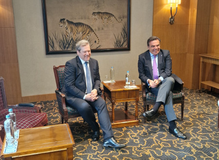 Minister dr. Papič na sestanku s podpredsednikom Evropske komisije Margaritisom Schinasom.