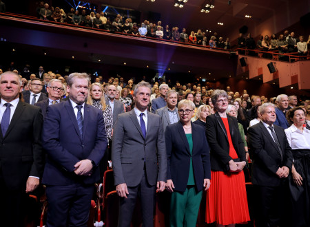 Minister za visoko šolstvo, znanost in inovacije Igor Papič, predsednik Vlade Republike Slovenije Robert Golob in predsednica Republike Slovenije Nataša Pirc Musar.