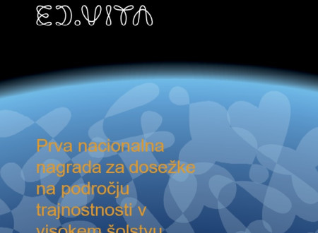 Logotip ED.VITA na modrem ozadju z napisom: »Prva nacionalna nagrada za dosežke na področju trajnostnosti v visokem šolstvu.«