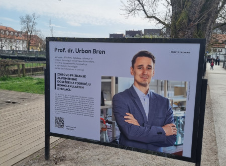 Na panoju je predstavljen dobitnik priznanja na področju raziskav, ob njem pa opis strokovnega prispevka.