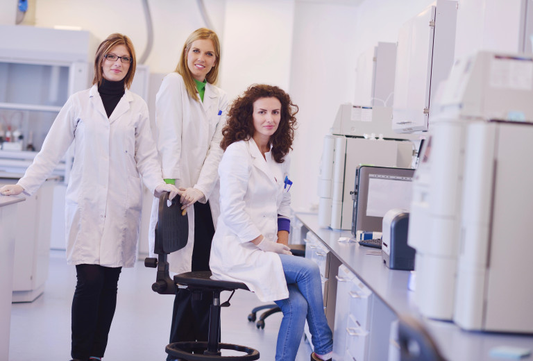 Objavljen natečaj nacionalnega programa L’Oréal – UNESCO Za ženske v znanosti 2026