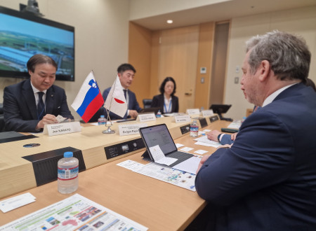 Minister Papič na delovnem sestanku s predstavniki podjetja Toyota.
