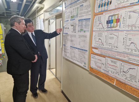 Minister Papič na tematski predstavitvi japonskega vodikovega energetskega sistema